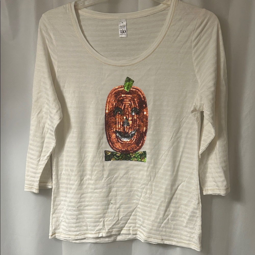 New Thomas &‎ Olivia Cream Long Sleeve Top with sparkling sequined pumpkin.  XL - Picture 2 of 8